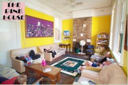 The Pink House Backpackers - ACT Tourism 0