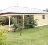 Gumtrees Cottage - ACT Tourism