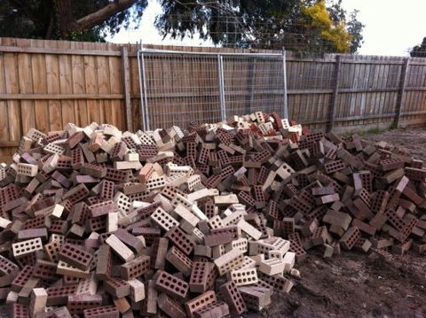 Must Collect Rubbish - ACT Tourism 2