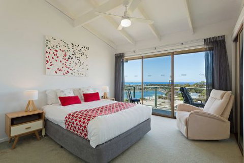 Panoramic Townhouses By Lisa - ACT Tourism 6