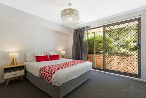 Panoramic Townhouses By Lisa - ACT Tourism 7