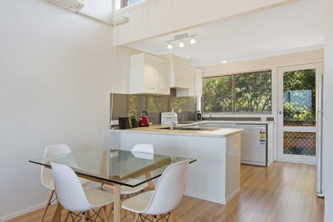 Panoramic Townhouses By Lisa - ACT Tourism 9