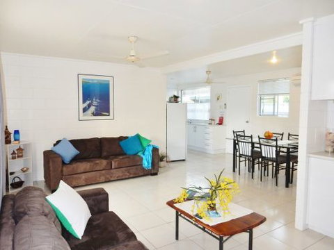 Lucinda Holiday Rentals  - ACT Tourism 0