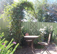 Robyn's Nest Country Cottages - ACT Tourism