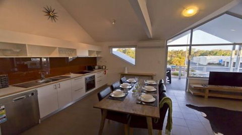 Bo'Vine Holiday Apartment - ACT Tourism 0