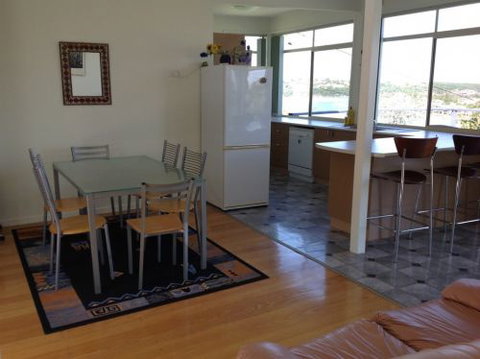 Merimbula Holiday Rentals - ACT Tourism 4