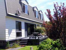 A Ski View - ACT Tourism 0