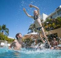 Stay In Noosa - ACT Tourism