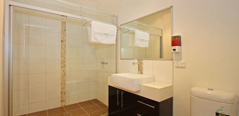 Moonah On Capel Holiday Accommodation - ACT Tourism 3