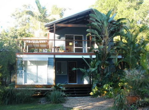 Coochiemudlo Island Family Beach House - ACT Tourism 0