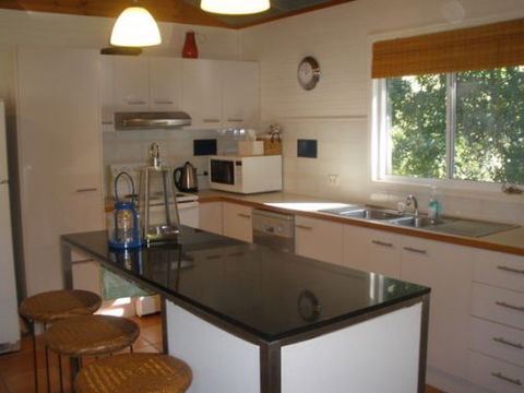 Coochiemudlo Island Family Beach House - ACT Tourism 3