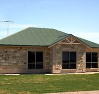 Juno Court Holiday Retreat - ACT Tourism