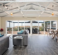 Coral Sands Luxury Beach House - ACT Tourism