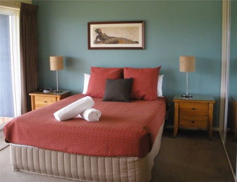 Waterview Luxury Apartments - ACT Tourism 1