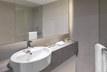 Hyatt Regency Sydney - ACT Tourism 12