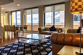 Seasons Harbour Plaza - ACT Tourism 9