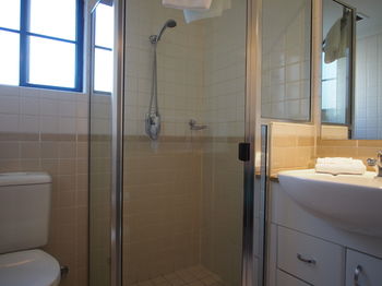 Seasons Harbour Plaza - ACT Tourism 16