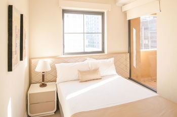 Seasons Harbour Plaza - ACT Tourism 31