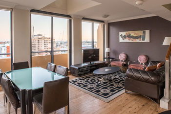 Seasons Harbour Plaza - ACT Tourism 35