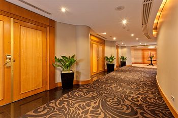Radisson Hotel & Suites Sydney - ACT Tourism 10
