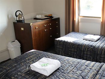 Royal Exhibition Hotel - ACT Tourism 3