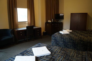 Royal Exhibition Hotel - ACT Tourism 46