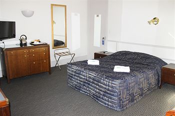 Royal Exhibition Hotel - ACT Tourism 1