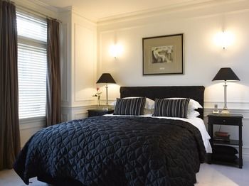 Andre's Mews Luxury Serviced Apartments - ACT Tourism 2