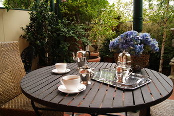 Andre's Mews Luxury Serviced Apartments - ACT Tourism 8