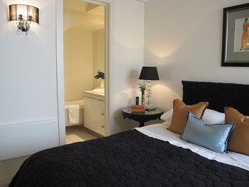 Andre's Mews Luxury Serviced Apartments - ACT Tourism 10