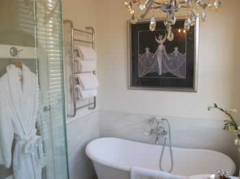 Andre's Mews Luxury Serviced Apartments - ACT Tourism 17