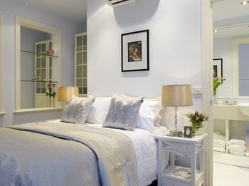 Andre's Mews Luxury Serviced Apartments - ACT Tourism 27