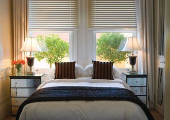 Andre's Mews Luxury Serviced Apartments - ACT Tourism 37