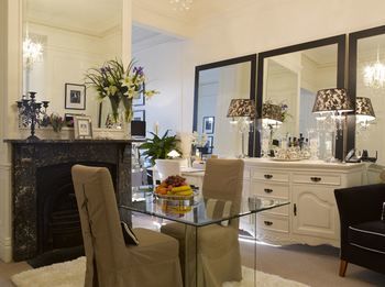 Andre's Mews Luxury Serviced Apartments - ACT Tourism 57