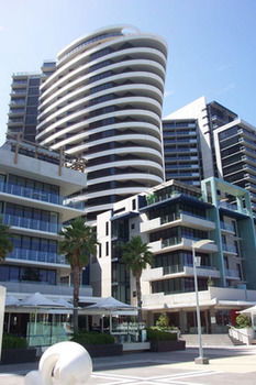 AKOM Docklands - ACT Tourism 7