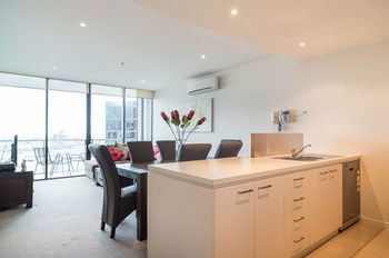 AKOM Docklands - ACT Tourism 37