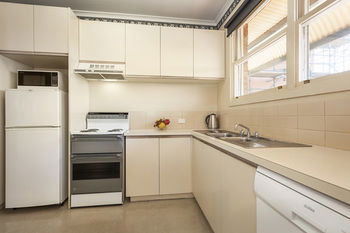 Carlton Clocktower Apartments - ACT Tourism 9