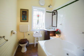 Adeline Bed And Breakfast - ACT Tourism 13