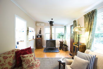 Adeline Bed And Breakfast - ACT Tourism 14