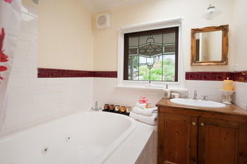 Adeline Bed And Breakfast - ACT Tourism 29