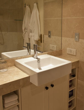 Echoes Boutique Hotel And Restaurant - ACT Tourism 34