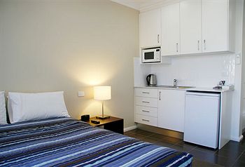 Merivale Motel - ACT Tourism 2