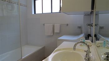 Waldorf Hornsby Residential Apartments - ACT Tourism 0