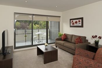 Apartments @ Glen Central ViQi - ACT Tourism 10