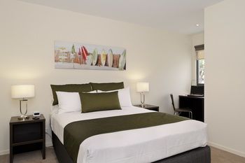Apartments @ Glen Central ViQi - ACT Tourism 11