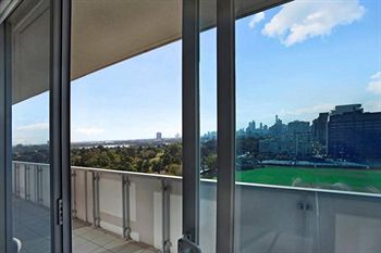 Astra Apartments - St Kilda Rd - ACT Tourism 5
