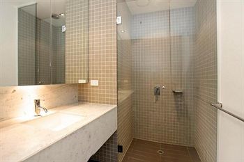 Astra Apartments - St Kilda Rd - ACT Tourism 6