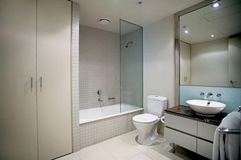 Astra Apartments - St Kilda Rd - ACT Tourism 8