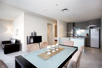 Astra Apartments - St Kilda Rd - ACT Tourism 11