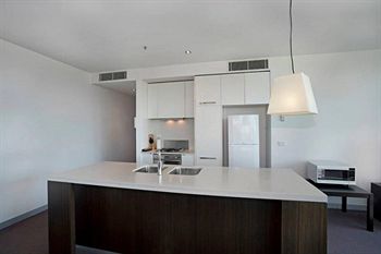Astra Apartments - St Kilda Rd - ACT Tourism 14